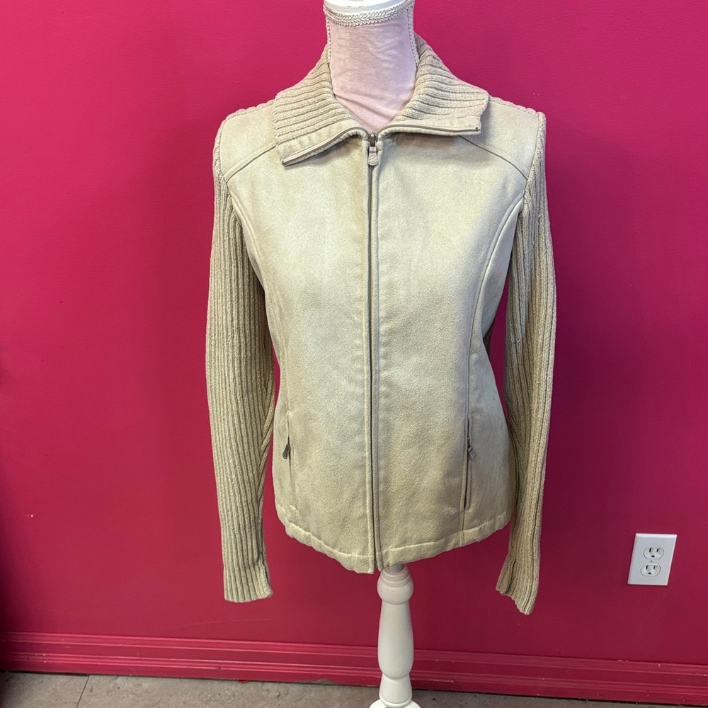 Elegant Women's Cream Teddy Jacket with Ribbed Sleeves
